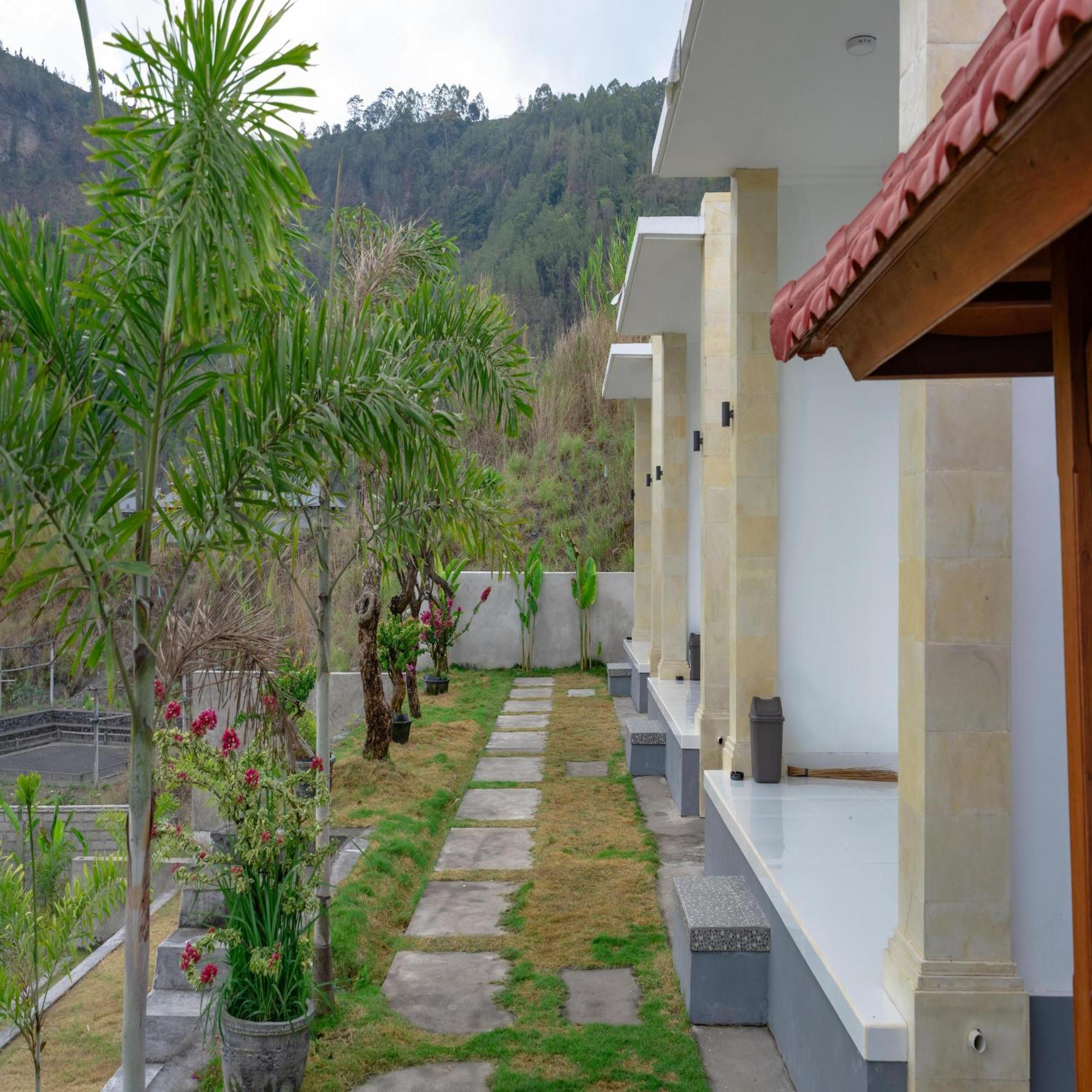 Batur Kencana Villa Mitra Reddoorz Baturaja  Exterior photo